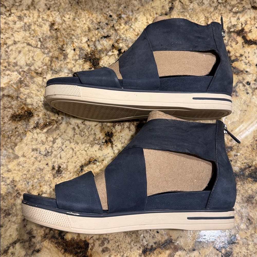 Eileen Fisher Dark Blue Sport Sandals with Crisscross Straps - Picture 3 of 5